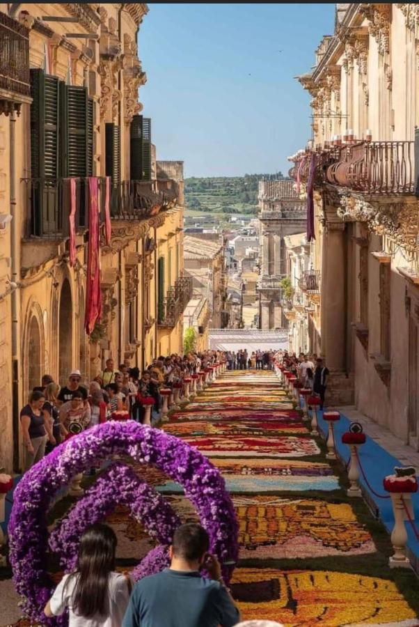 Villa Tannur Del Carmine à Noto Extérieur photo